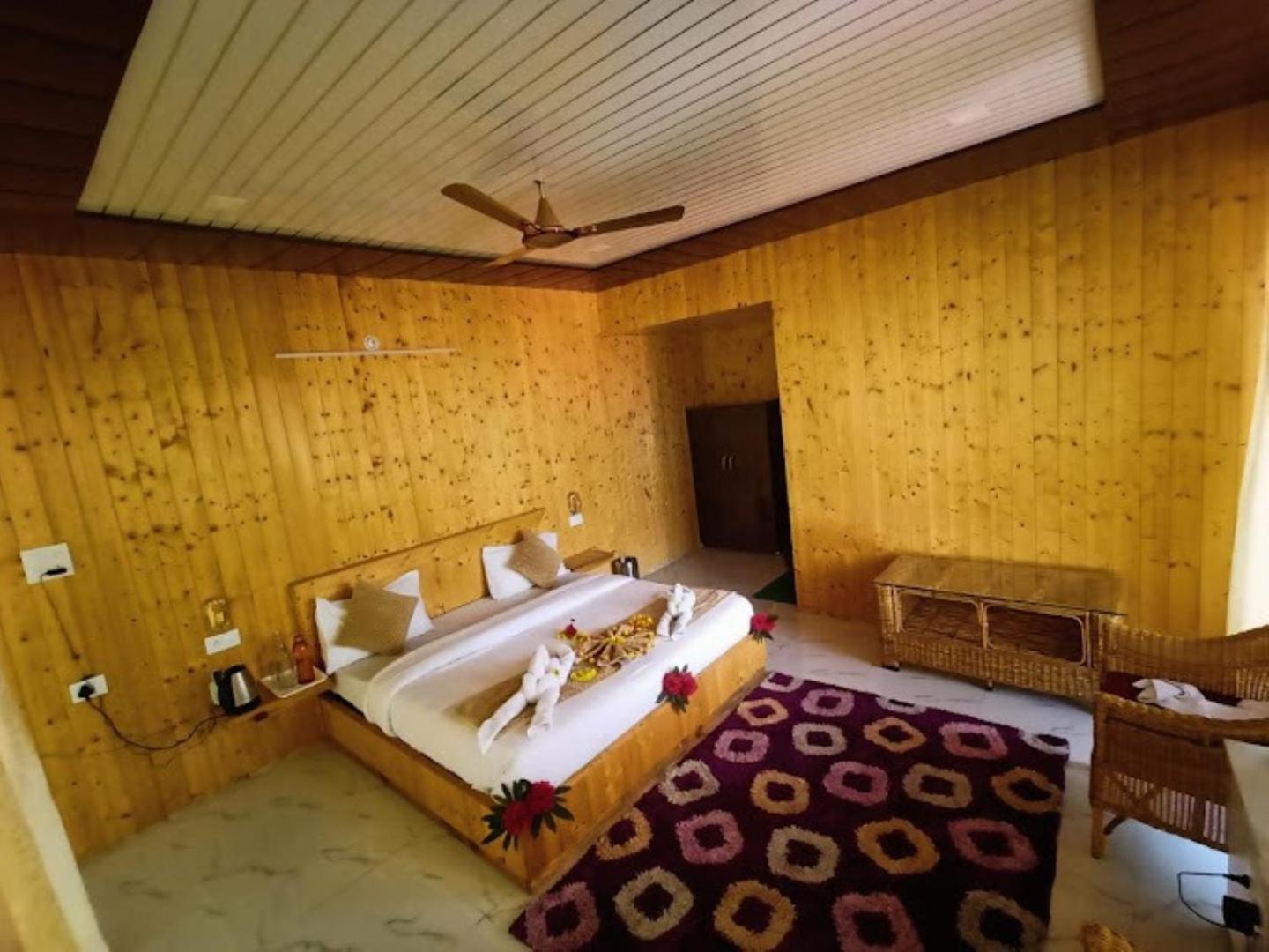 The Village Retreat Resort , Guptkashi Gupta Kāshi Εξωτερικό φωτογραφία