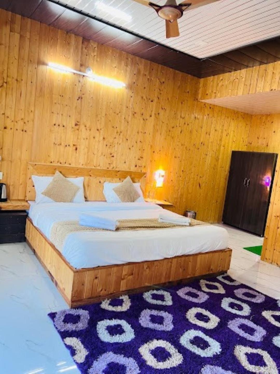 The Village Retreat Resort , Guptkashi Gupta Kāshi Εξωτερικό φωτογραφία